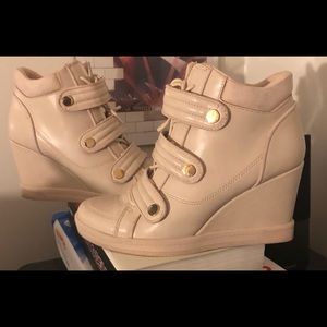Aldo wedge